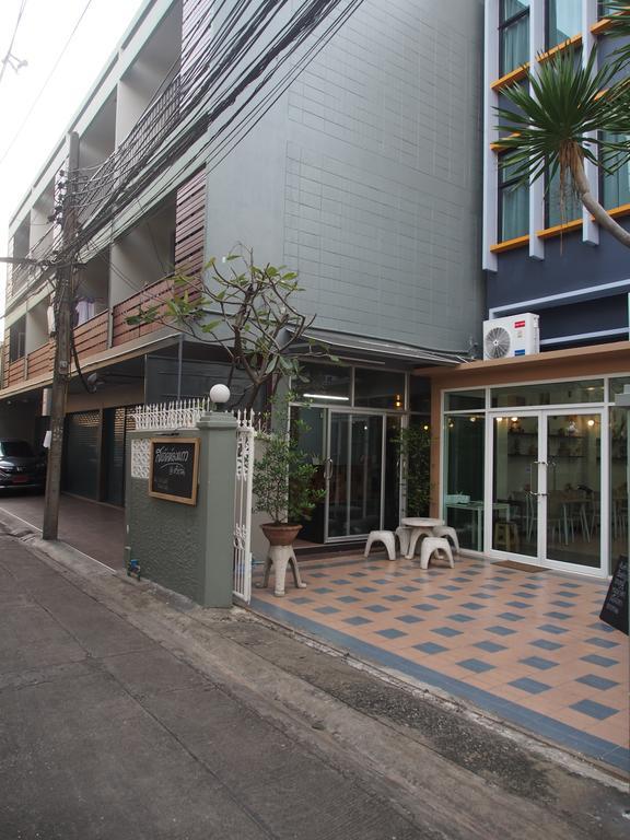Sriyanar Place Bangkok Bagian luar foto