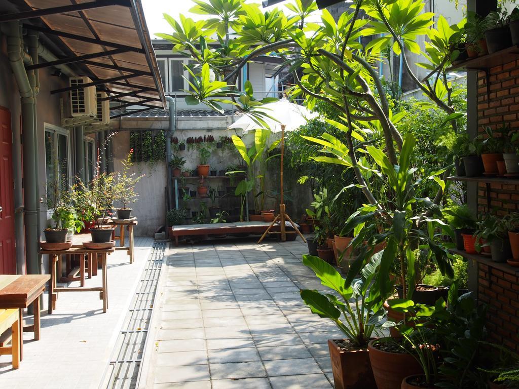 Sriyanar Place Bangkok Bagian luar foto
